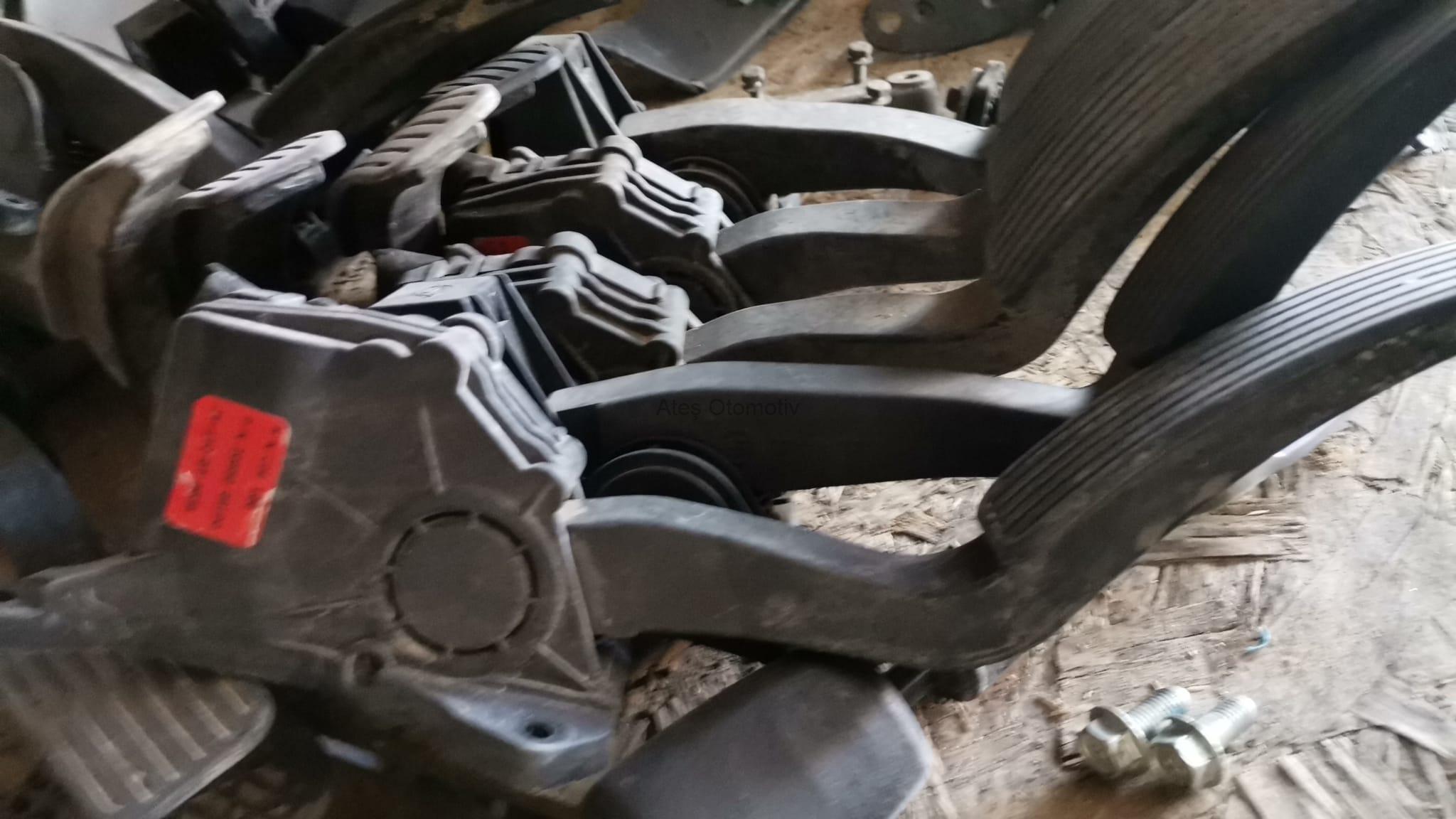 Korando Sports Gaz Pedalı Korando Sports Gaz Pedalı