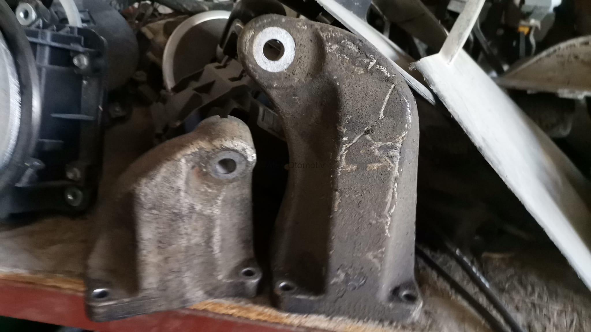 Korando Sports Motor Kulağı
