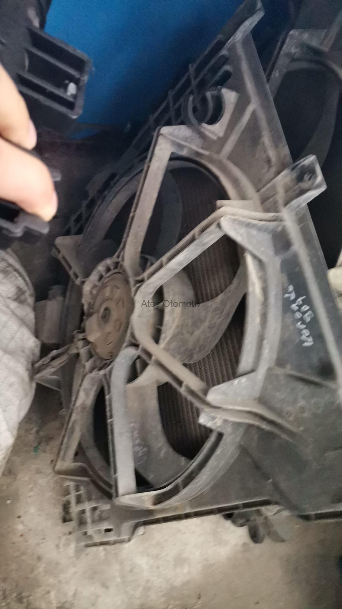 Korando Sports Radyatör Fanı Manuel Korando Sports Radyatör Fanı Manuel