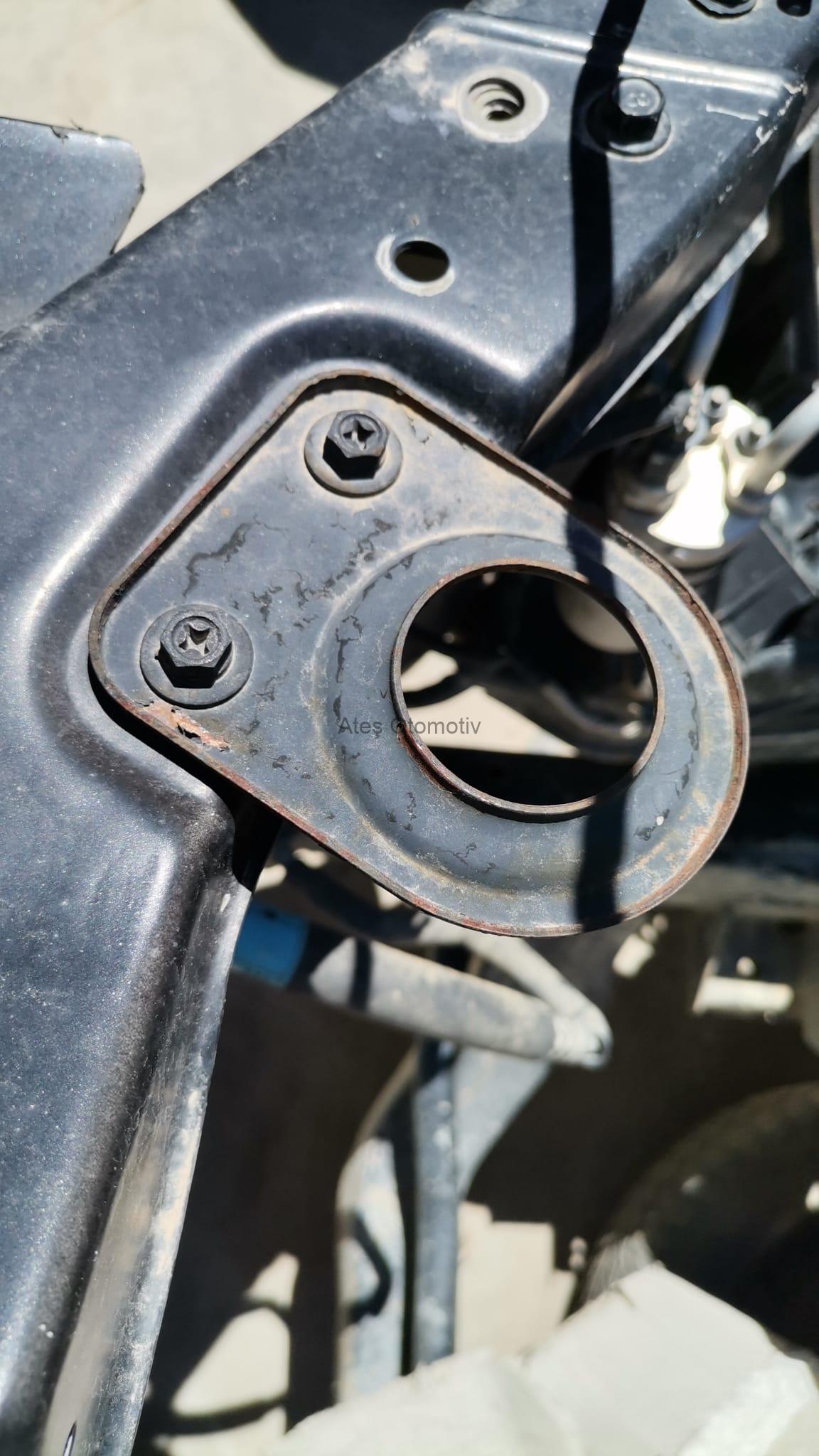 Korando Sports Radyatör Tutacağı Korando Sports Radyatör Tutacağı