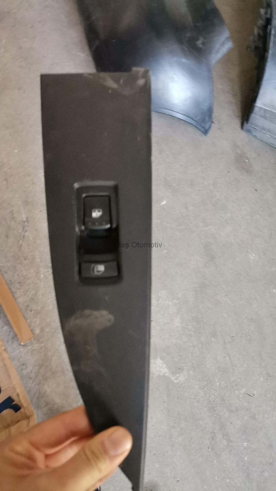 Korando Sports Tekli Cam Düğmesi Korando Sports Tekli Cam Düğmesi