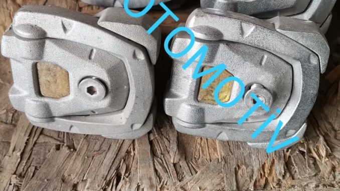 Nissan Navara Çıkma Arka Kasa İç Bağlantı Aparatı Nissan Navara Çıkma Arka Kasa İç Bağlantı Aparatı