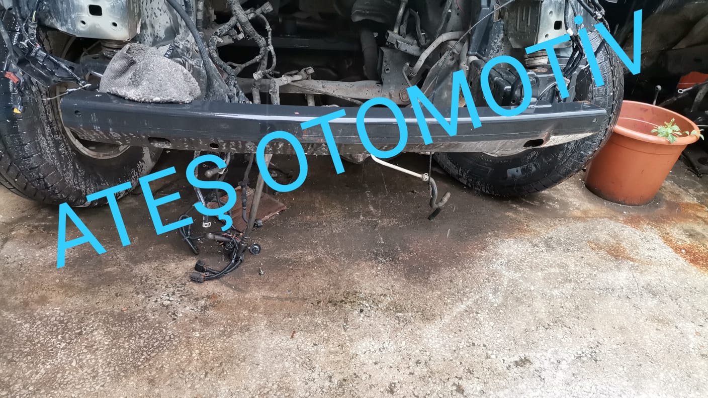 Nissan Navara Çıkma Tampon Demiri Nissan Navara Çıkma Tampon Demiri
