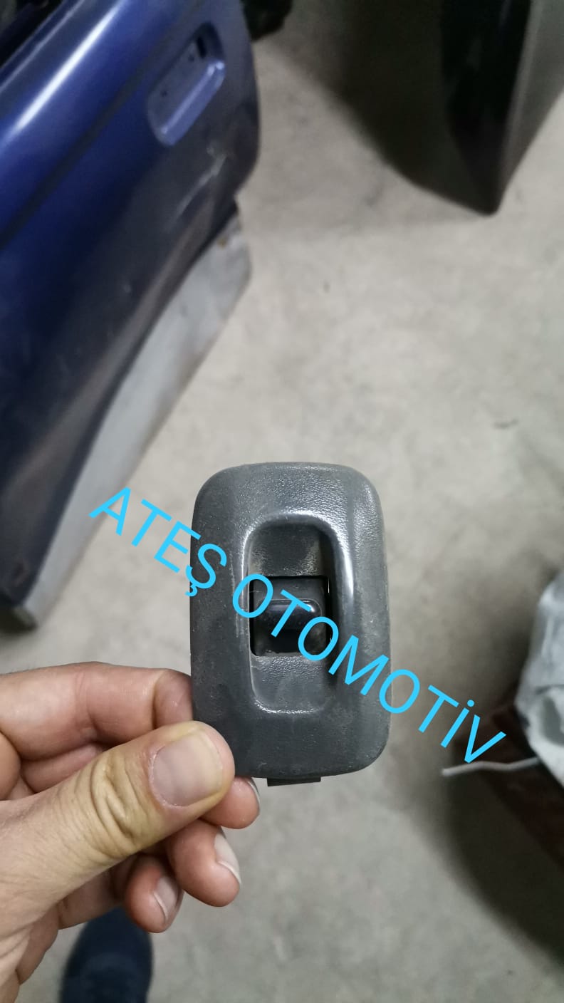 Nissan Skystar Çıkma Arka Kapı Cam Düğmesi Nissan Skystar Çıkma Arka Kapı Cam Düğmesi
