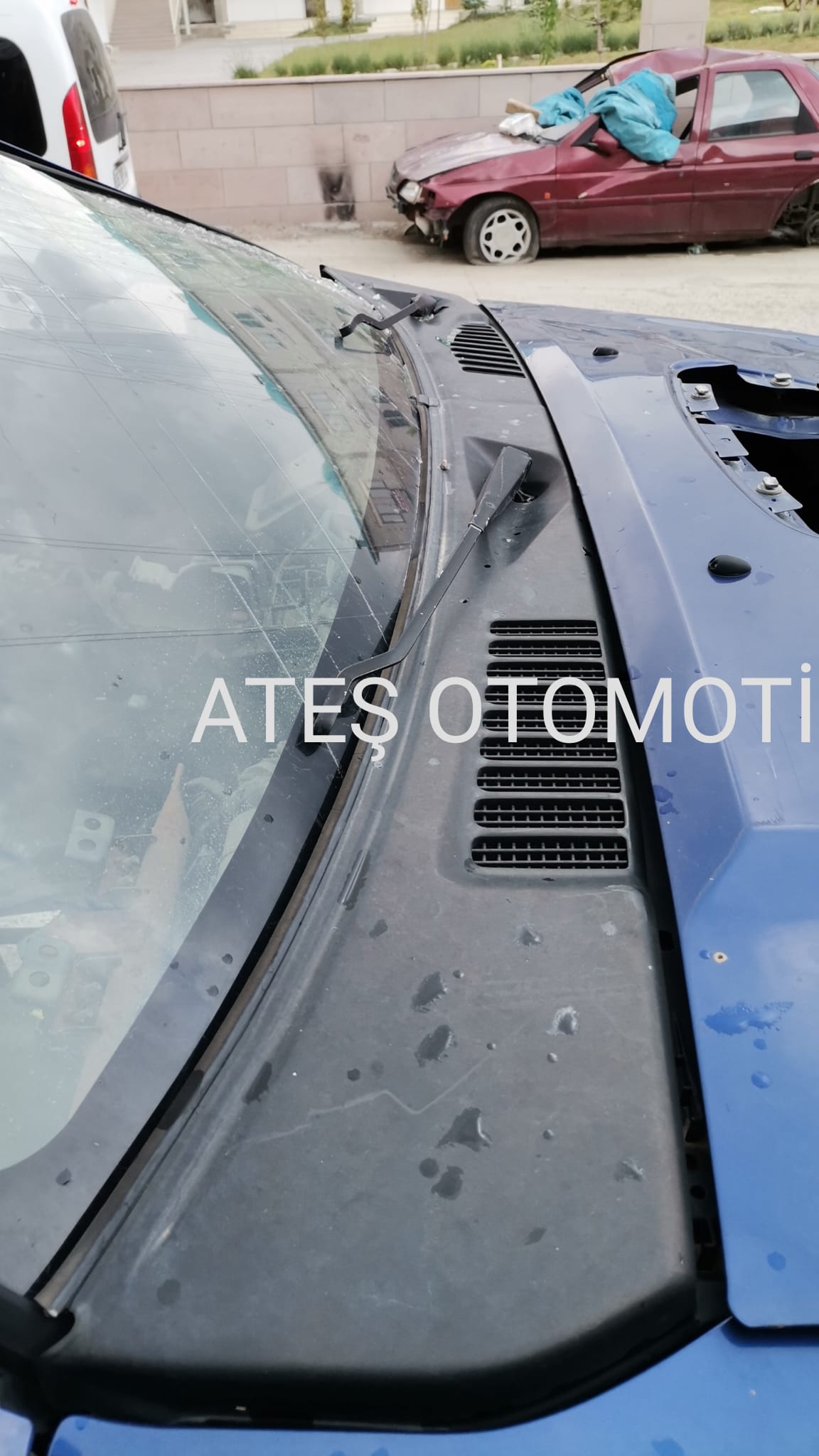 Nissan Skystar Çıkma Ön Cam Izgarası Nissan Skystar Çıkma Ön Cam Izgarası