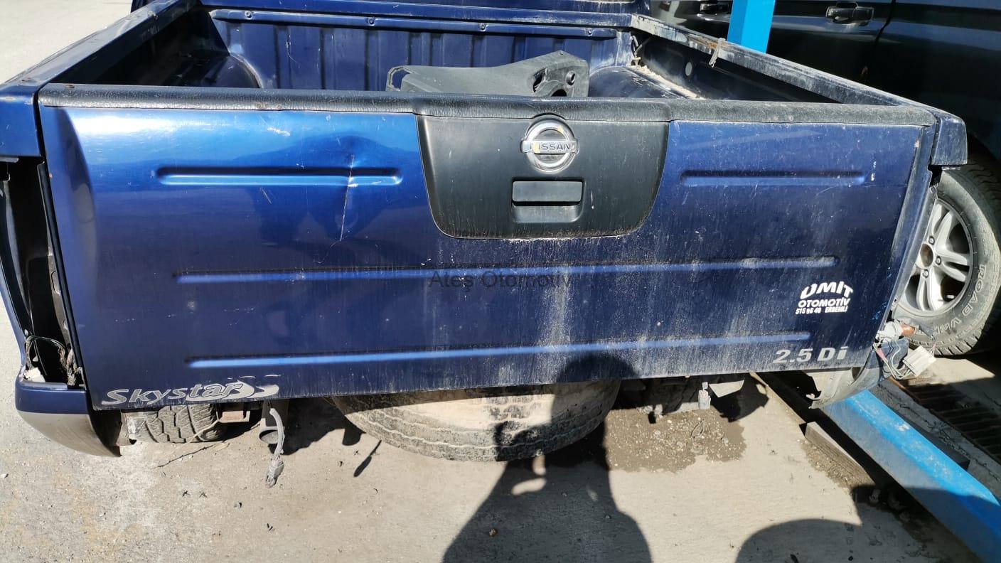 Nissan Skystar Dolu Arka Bagaj Kapağı Nissan Skystar Dolu Arka Bagaj Kapağı
