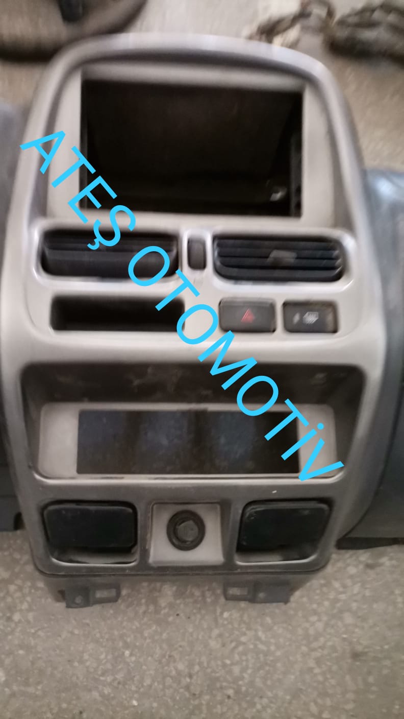 Nissan Skystar Orta Konsol Çerçevesi Nissan Skystar Orta Konsol Çerçevesi